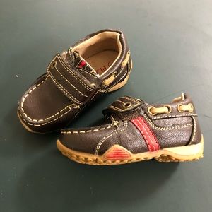 Toddler boy Children’s Place shoes
